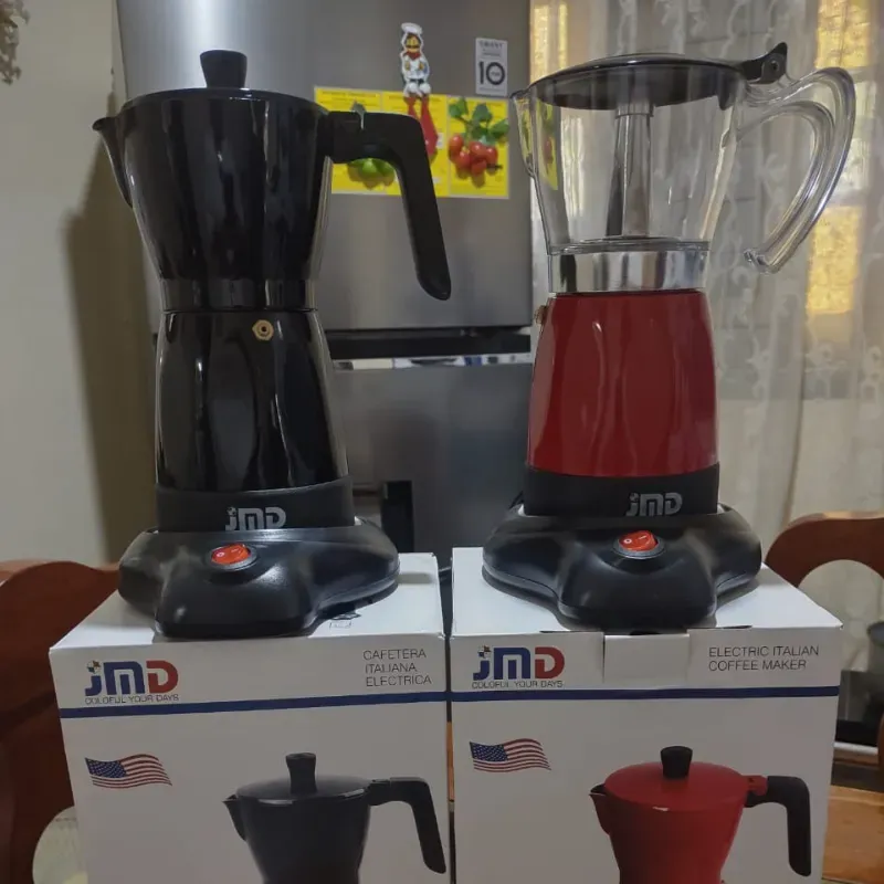 Cafetera eléctrica de 6 tazas. Marca JMD