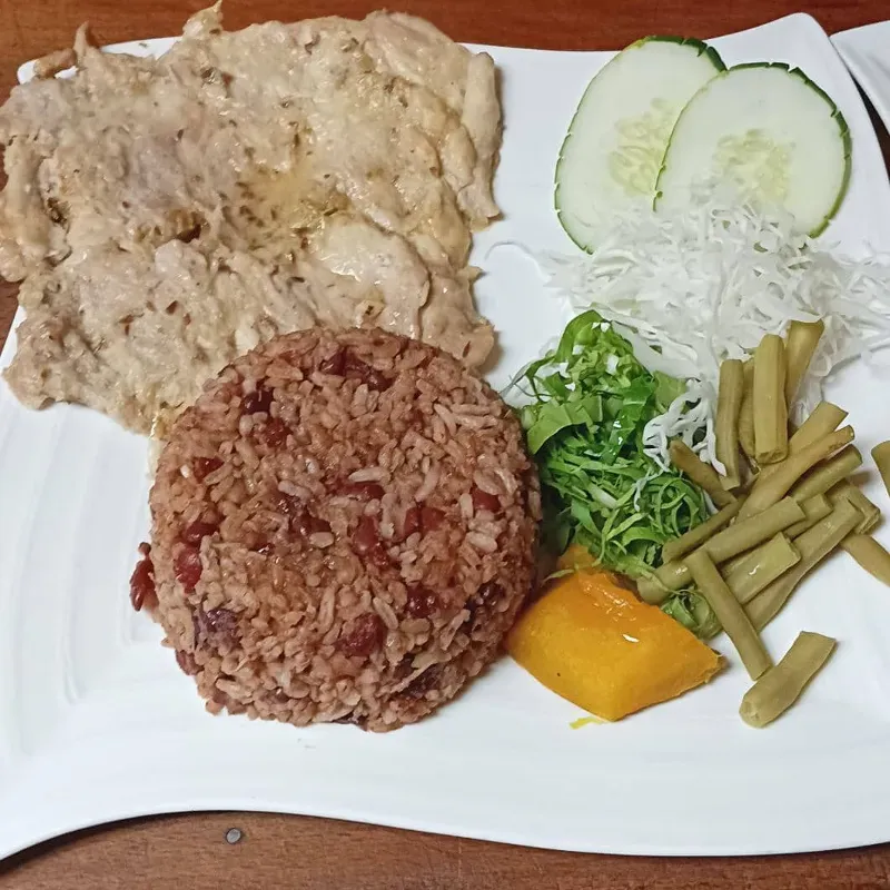 Bistec de pollo grillé