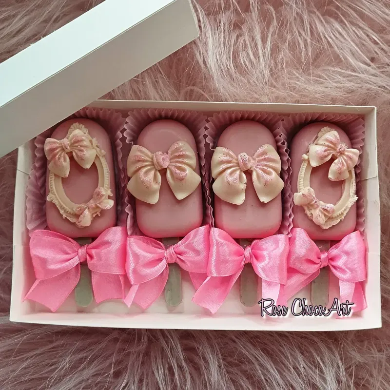 Caja de 4 paletas temática de 