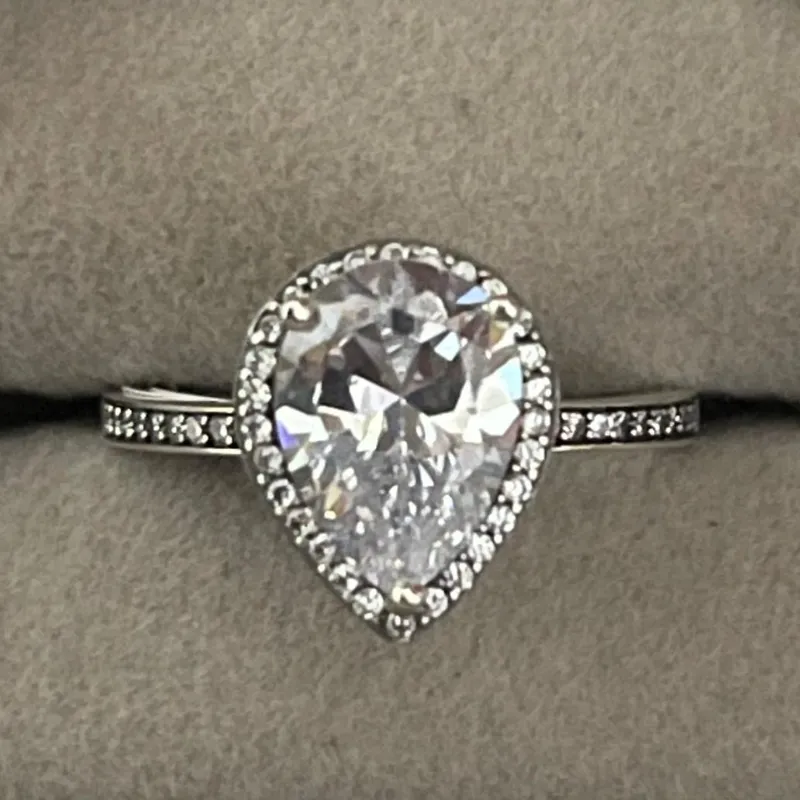 Anillo de piedra grande