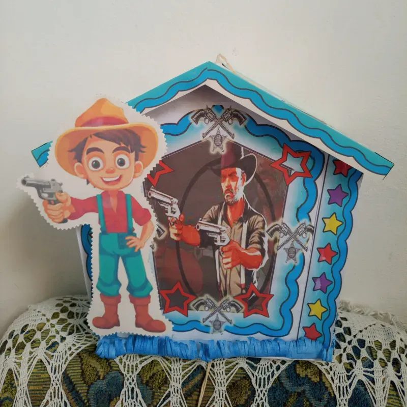 Piñata casita vaquero