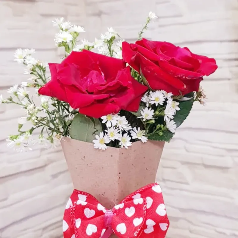 Cono sencillo de flores