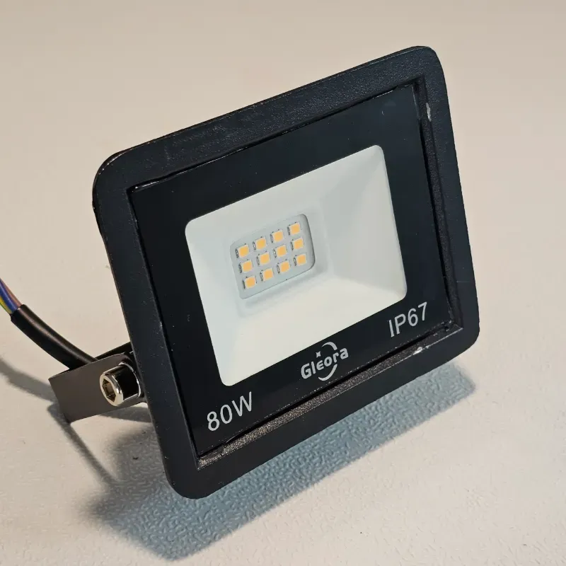 Reflector exterior pequeño 80w