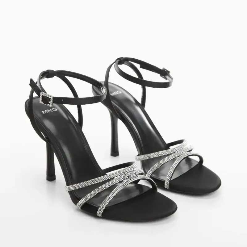 Tacon negro con brillantes