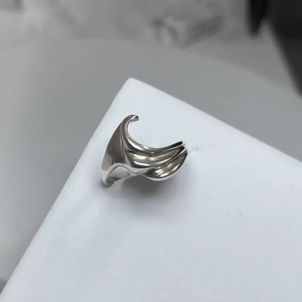 Anillo llamativo 47