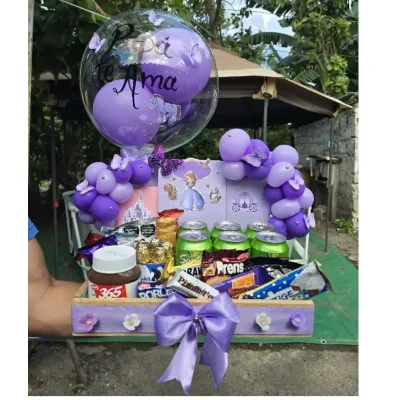 Cajita temática infantil con diversas confituras, refresco y Nutella