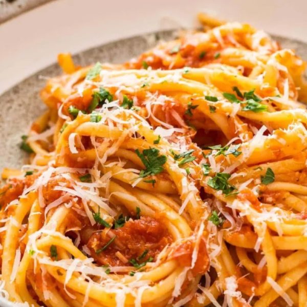 (espaguetis) Tomate y parmesano