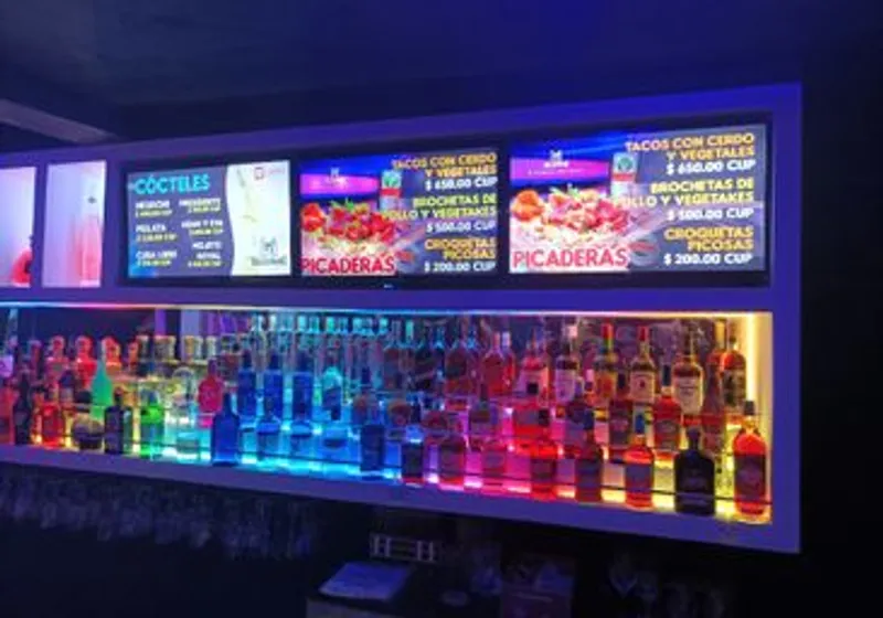 Menú Digital para TV (vídeo y fotos) + 1mes gratis de actualización.