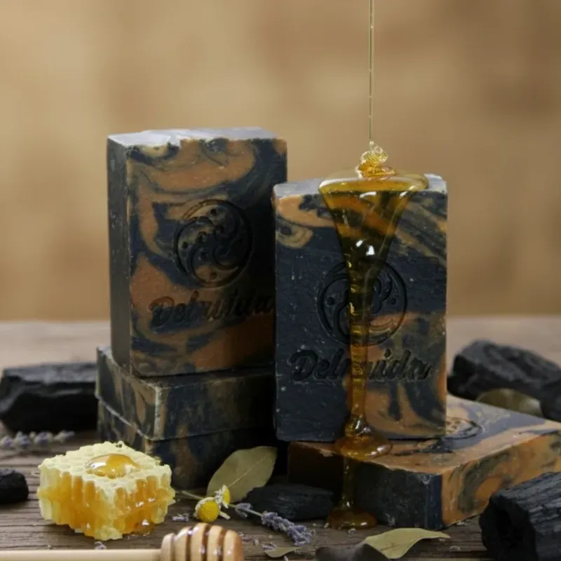 Jabón de miel y carbón