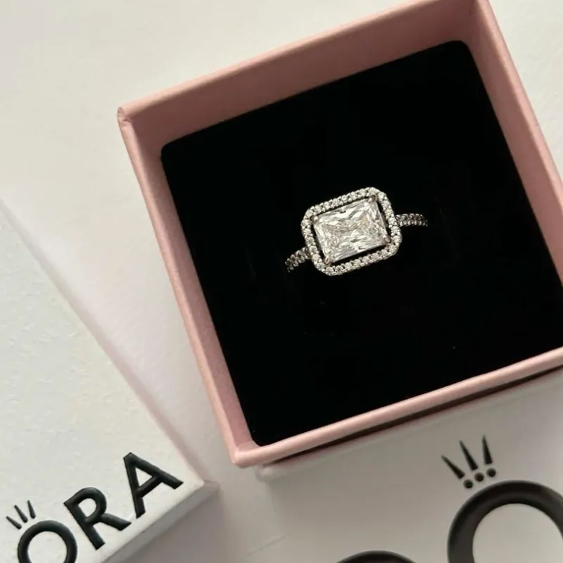 Anillo de Piedra Cuadrada