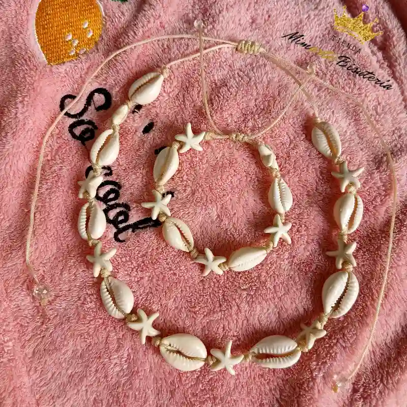 Juego collar y pulsera de caracoles naturales con estrellas de piedra