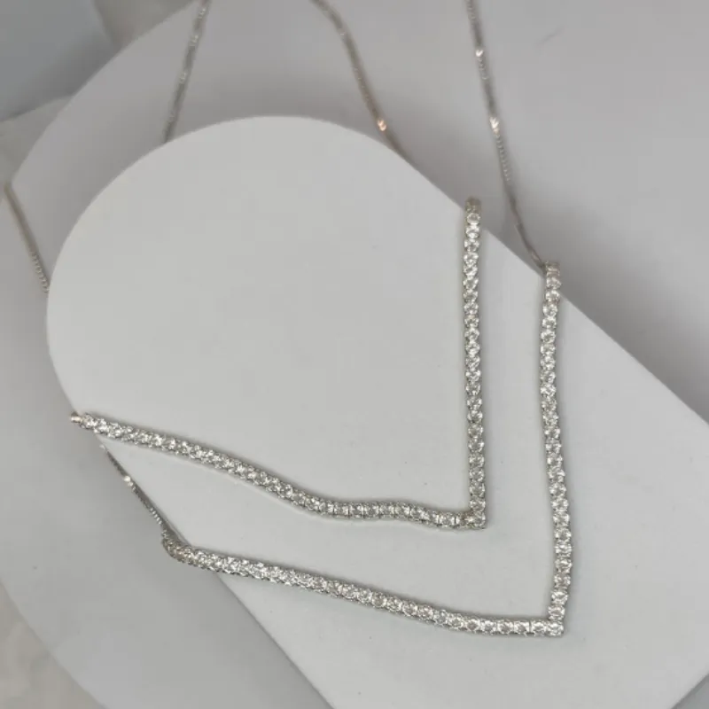 Gargantilla en pedrería