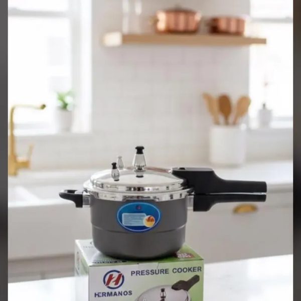 Olla de presión de 6lt Negra