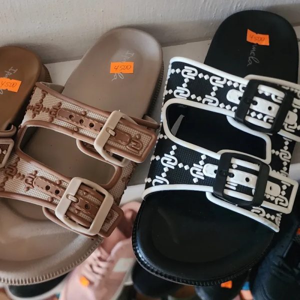 Sandalias practicas