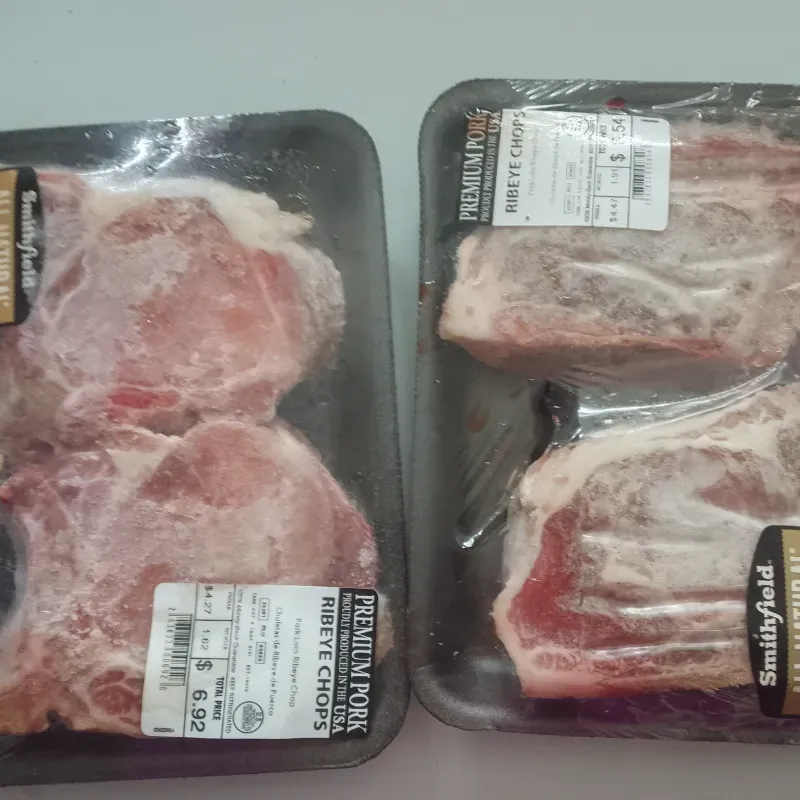 Bandeja de chuletas de cerdo