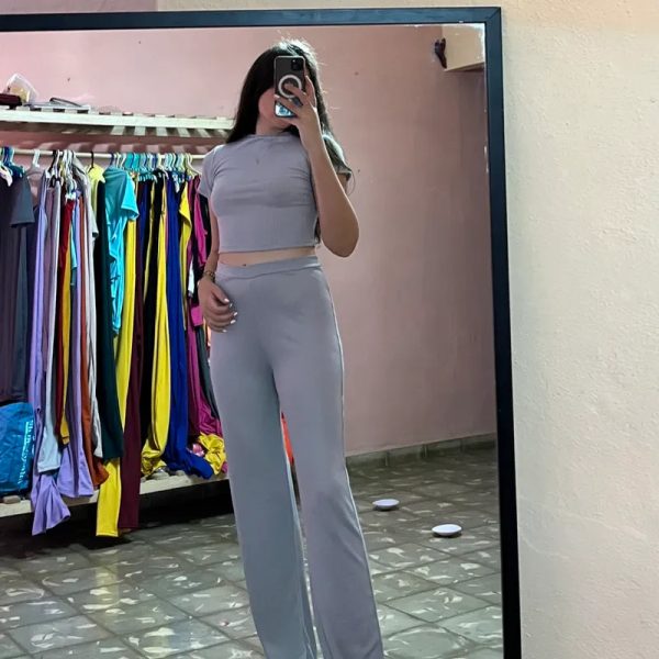 Conjunto de blusa y pantalón