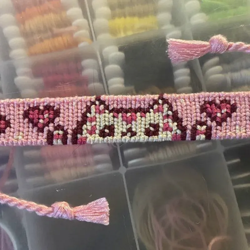 Gatito con corazones