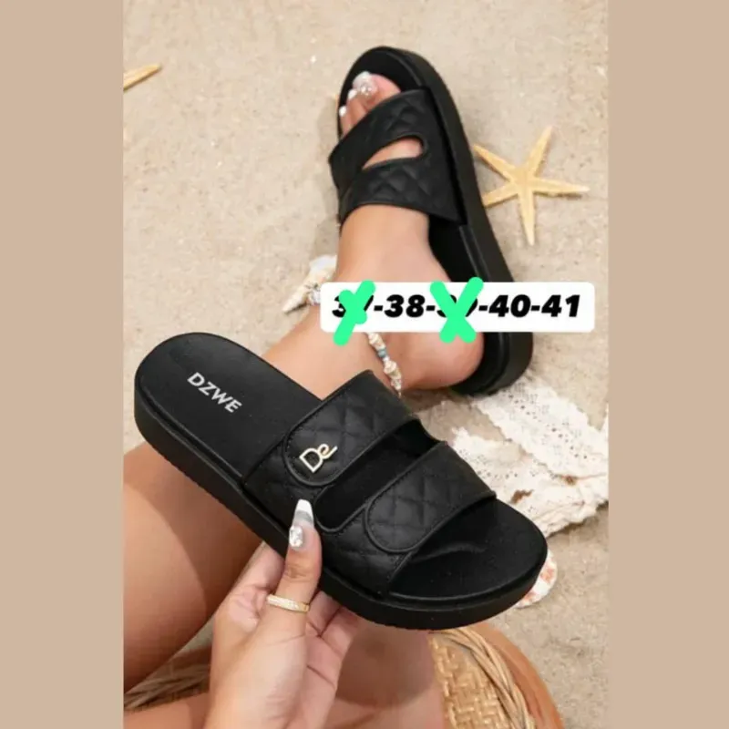 Sandalias con detalles de costura