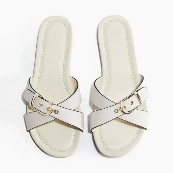 Sandalias con tiras cruzadas