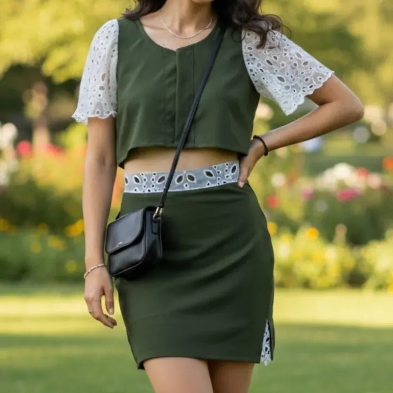 Conjunto de falda y blusa con encajes