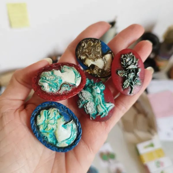 Broches camafeos
