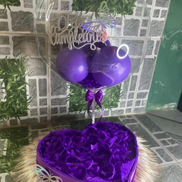 Caja de regalos surtida de chucherías