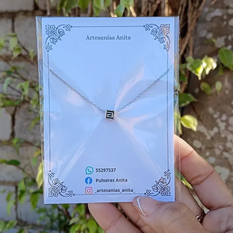 Cadena de acero blanco
