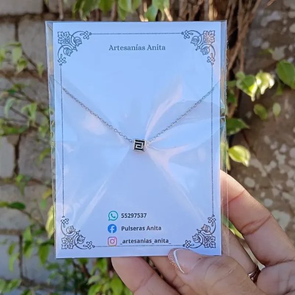 Cadena de acero blanco