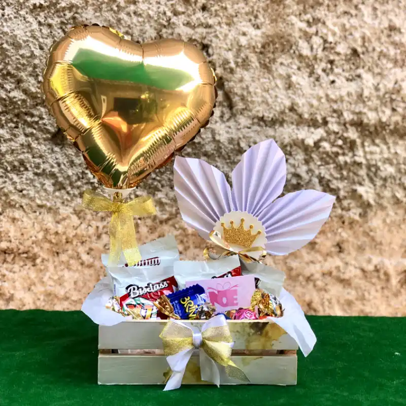 Caja mediana con rosetón