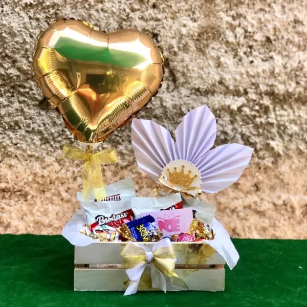 Caja mediana con rosetón