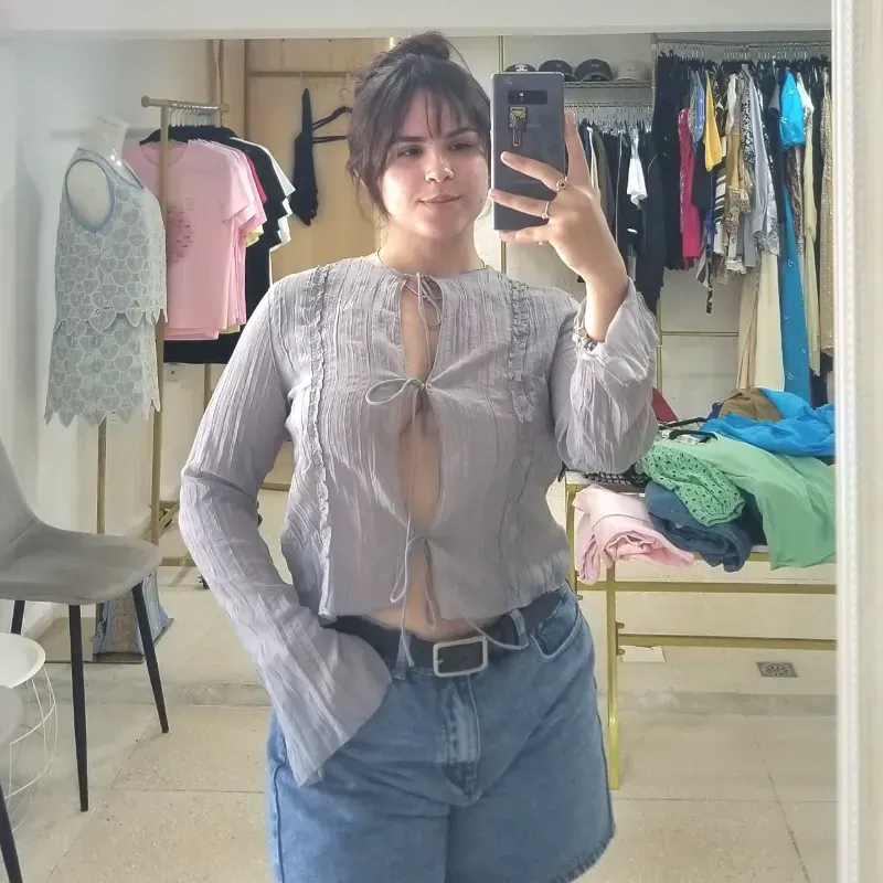 Camisa gris de lazos H&M