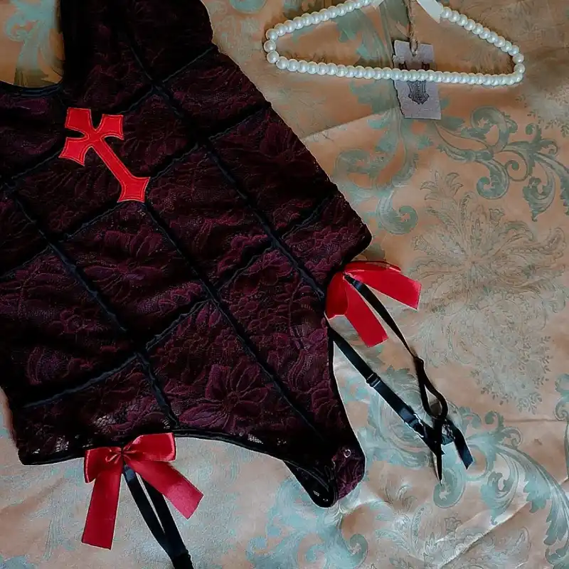 Blusa lencera con liguero