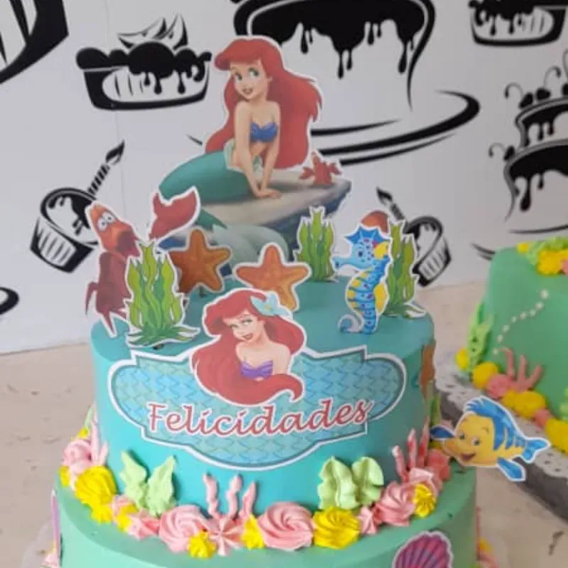 Cake capuchino 2 pisos con temática