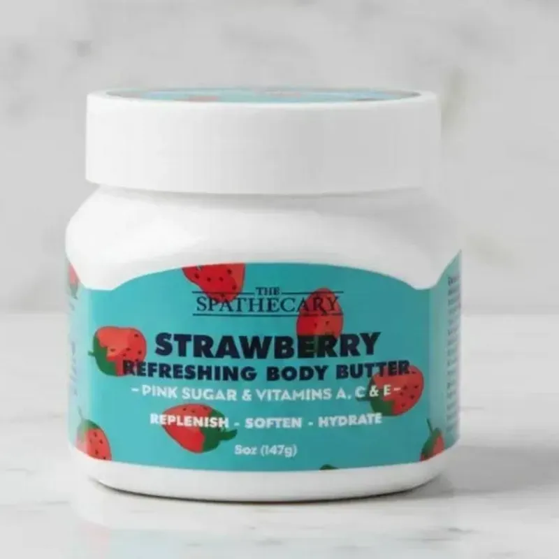 CREMA CORPORAL DE FRESA  CON AZÚCAR , ROSA  Y VITAMINA A , C y E