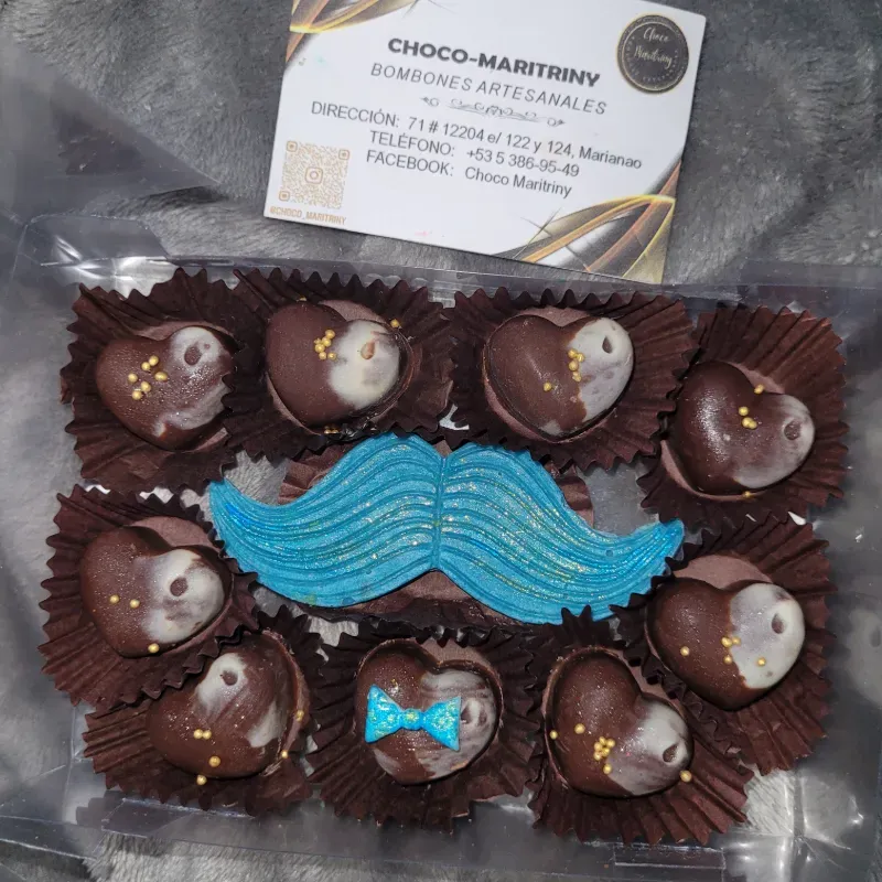 Cajita de bigote de chocolate