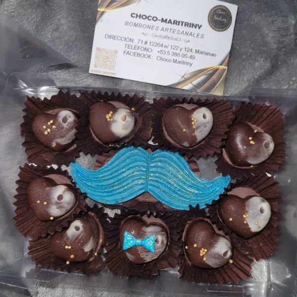 Cajita de bigote de chocolate