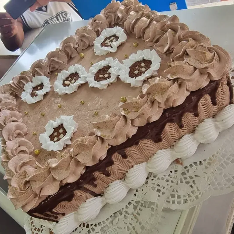 Cake cuadrado simple. Media bandeja