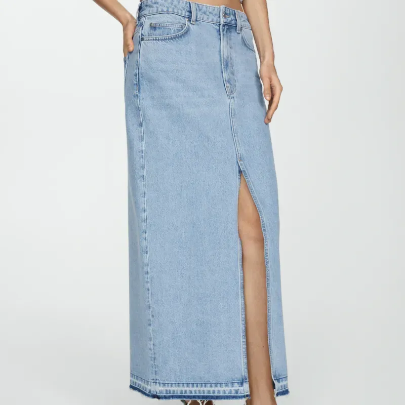 Falda vaquera bajo deshilachado