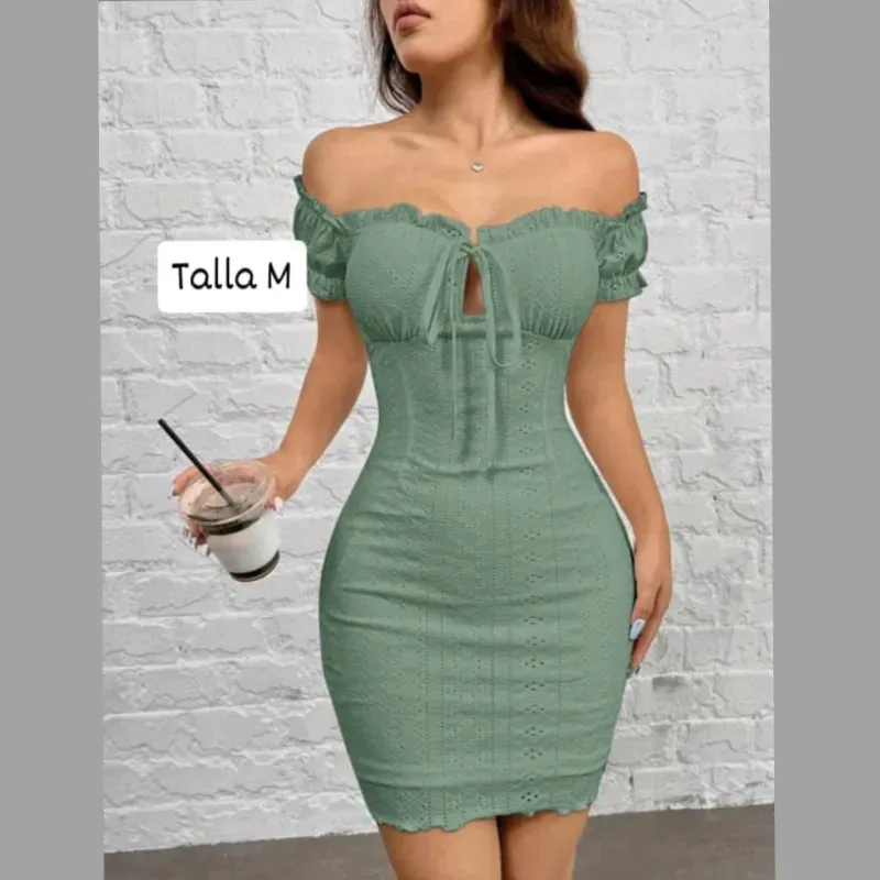 Vestido con hombros descubiertos