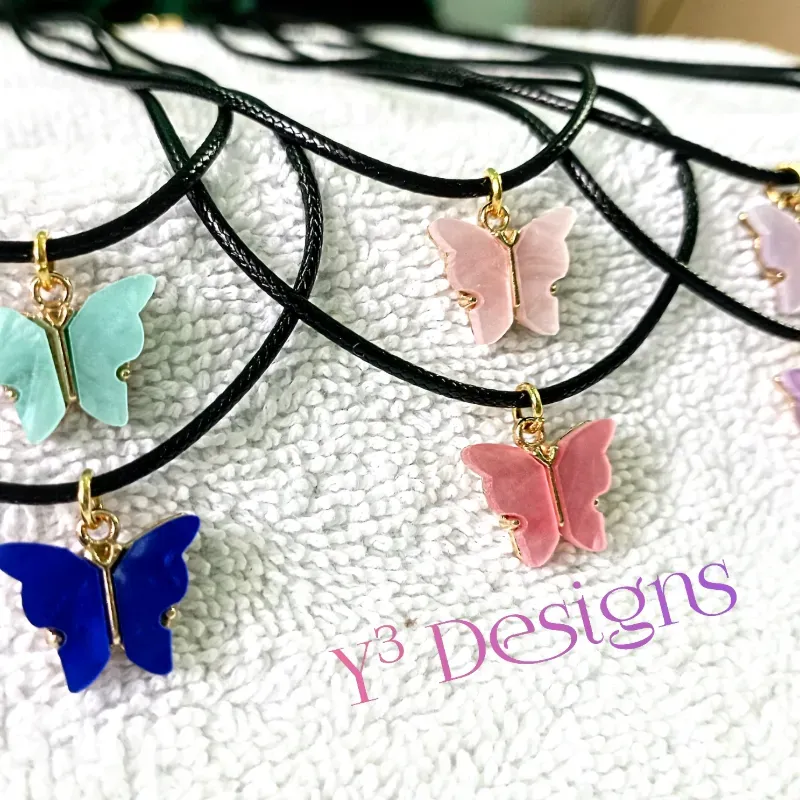 Collares con Dijes Mariposas