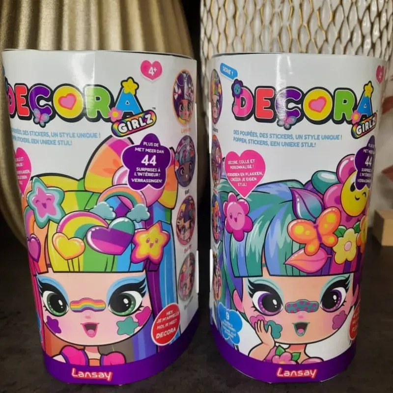 Muñecas DECORA GIRLS +44 Sorpresas para personalizarlas