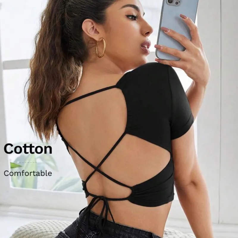 Top negro con entrelazo detrás