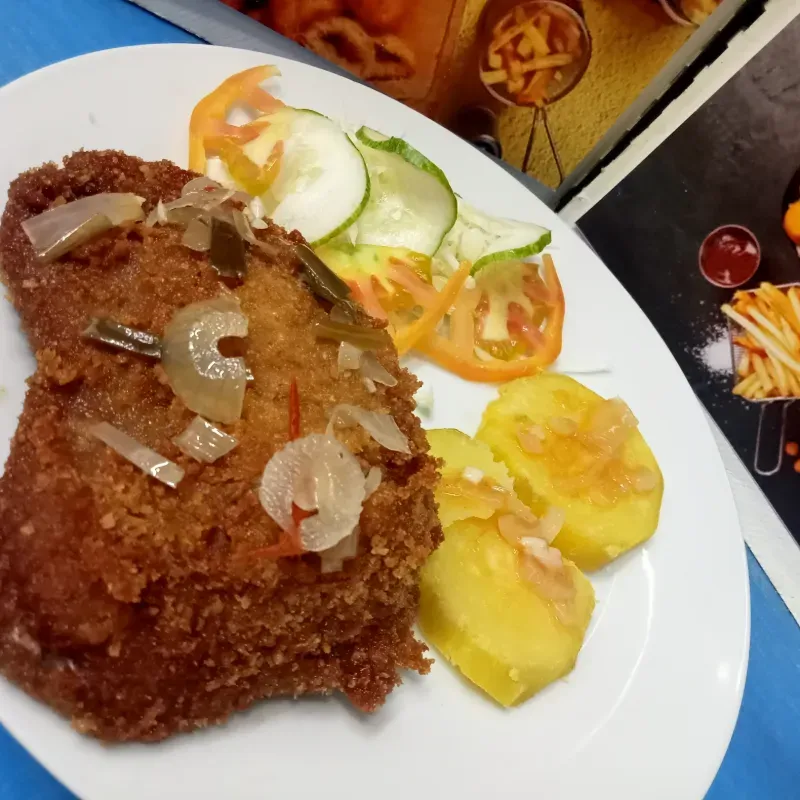 Bistec de Cerdo Empanado