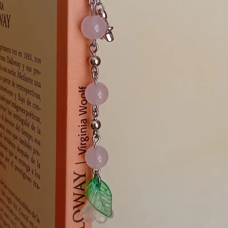 Marcador de cadena con campanilla