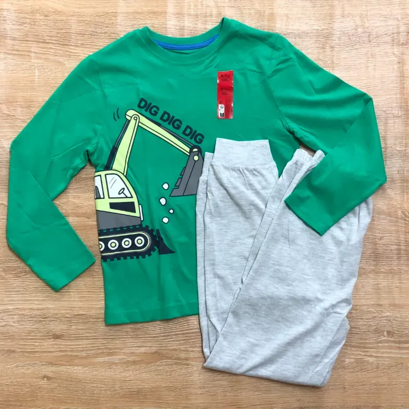 Pijama con grúa color verde