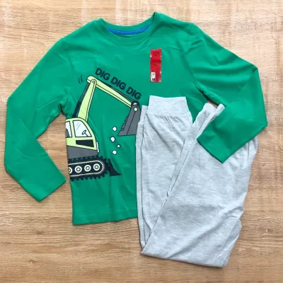 Pijama con grúa color verde