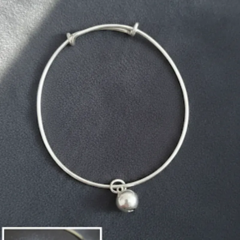 Pulsera con cascabel