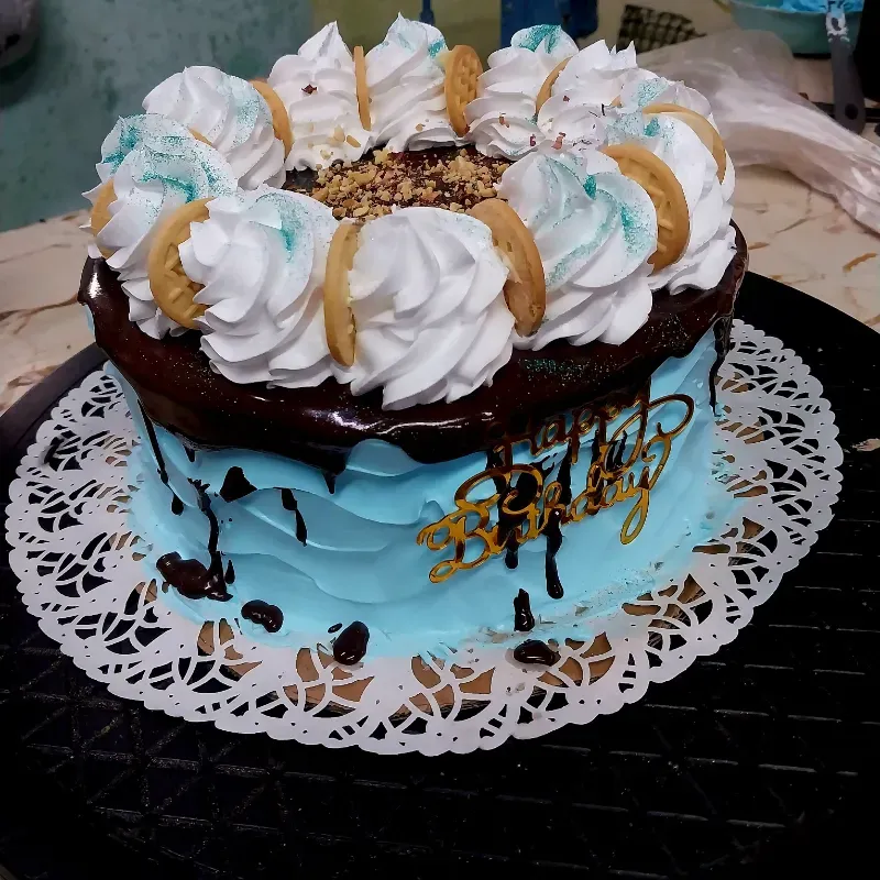 Cake de 20 cm relleno de crema mantequilla de choco o vainilla