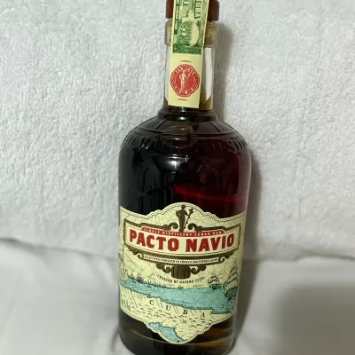 Ron Pacto Navío