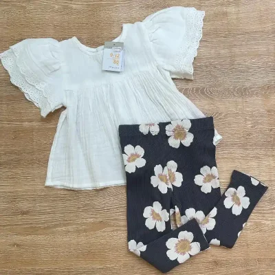 Conjunto con leggins de flores